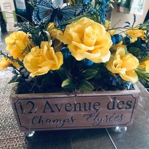 Decor yellow roses